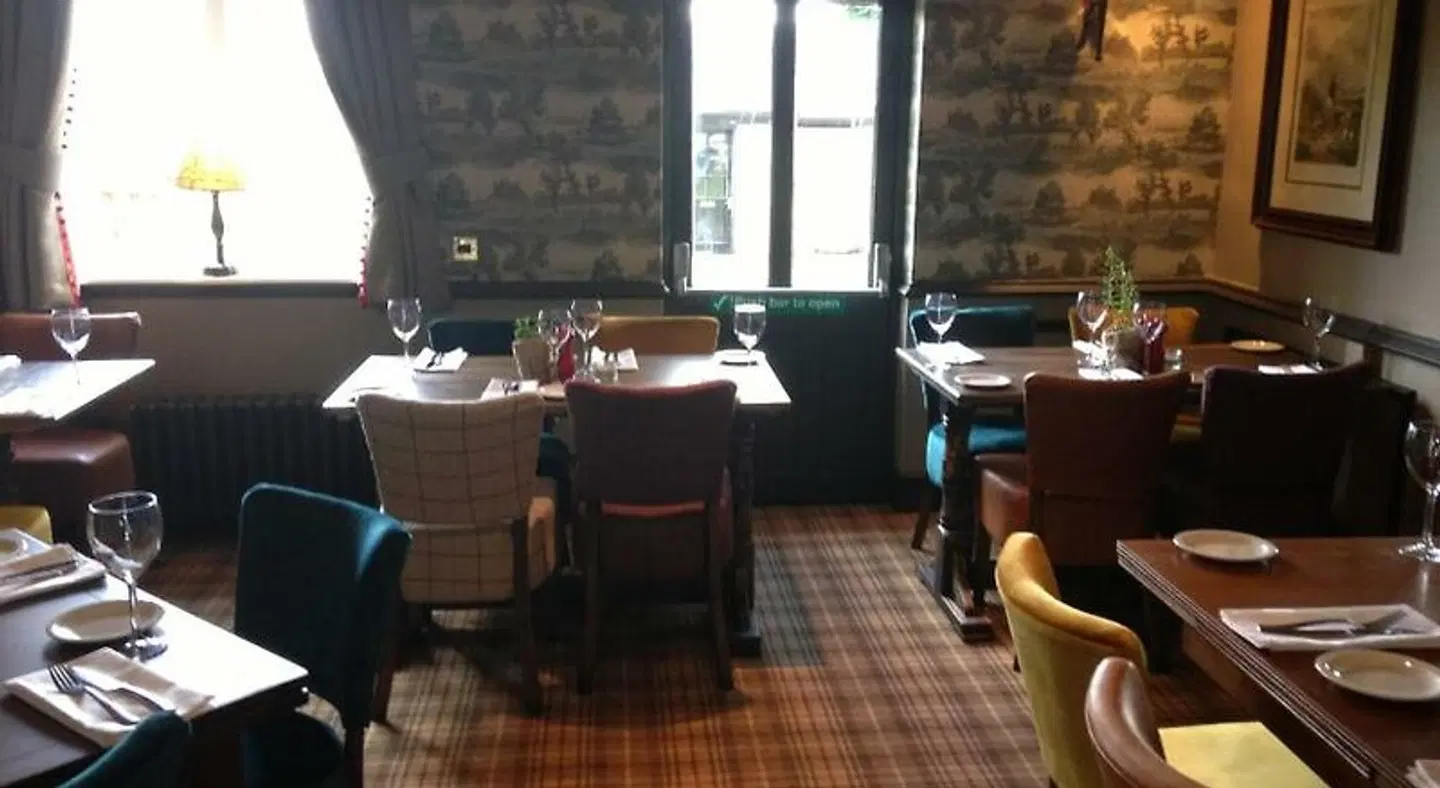 The Crown Pub, Dining & Rooms Restaurant