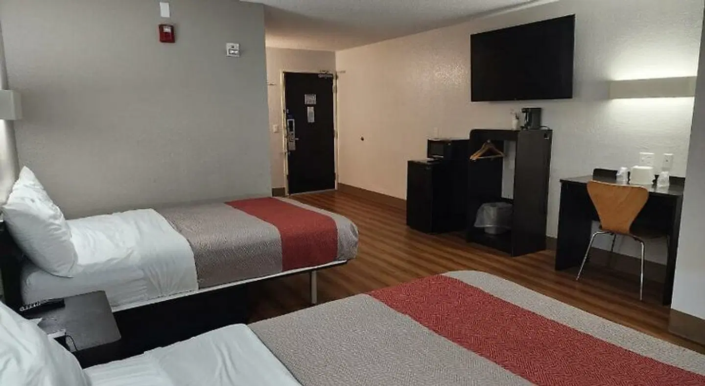 Motel 6 Biloxi, MS - Beach ROOM_EXAMPLE