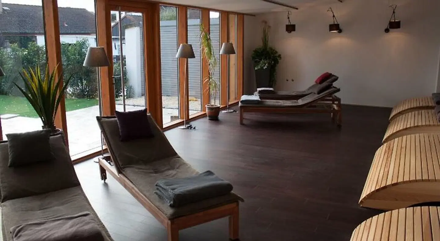 Schloss Burgellern HEALTH_BEAUTY