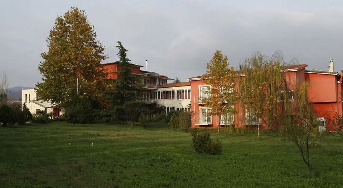 Aigai Hotel EXTERIOR