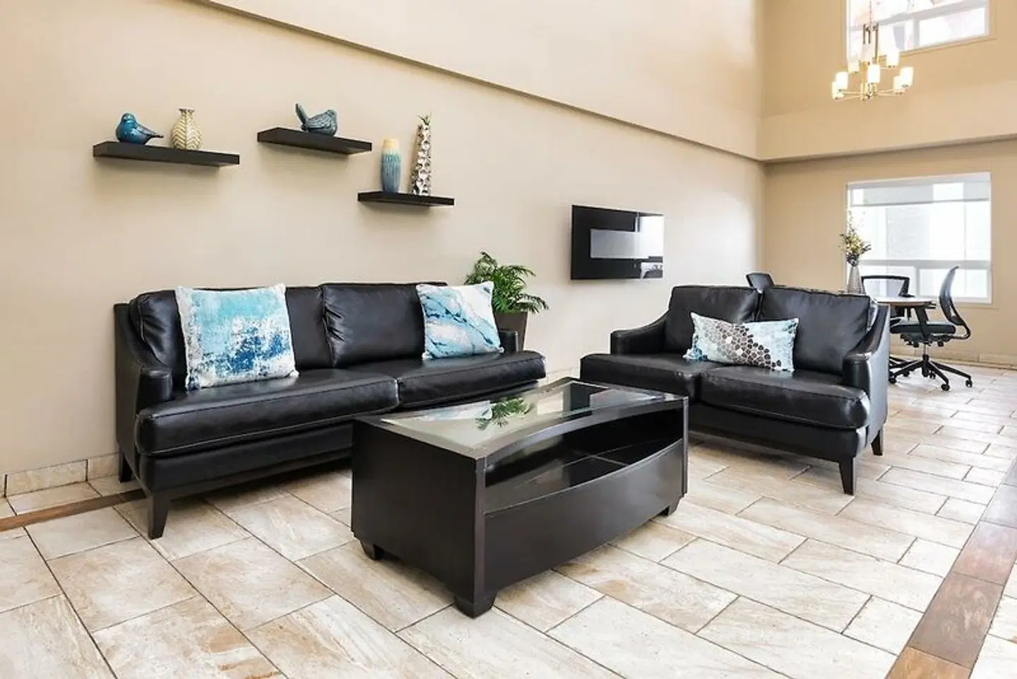 Home Inn & Suites Lloydminster LOUNGE_LOBBY