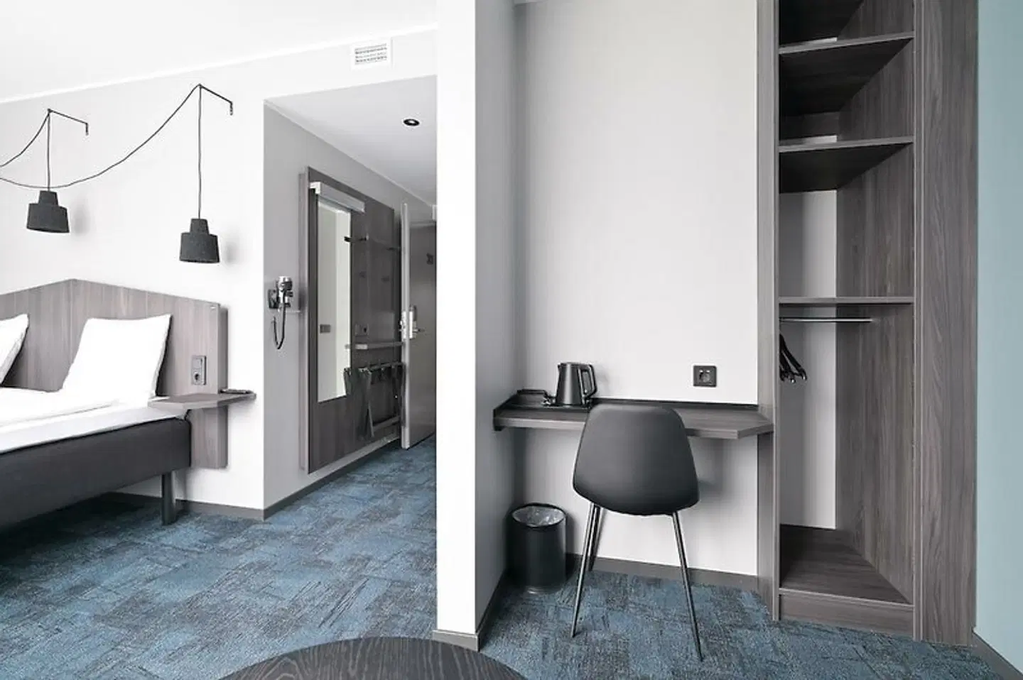 Aldoria ROOM_EXAMPLE