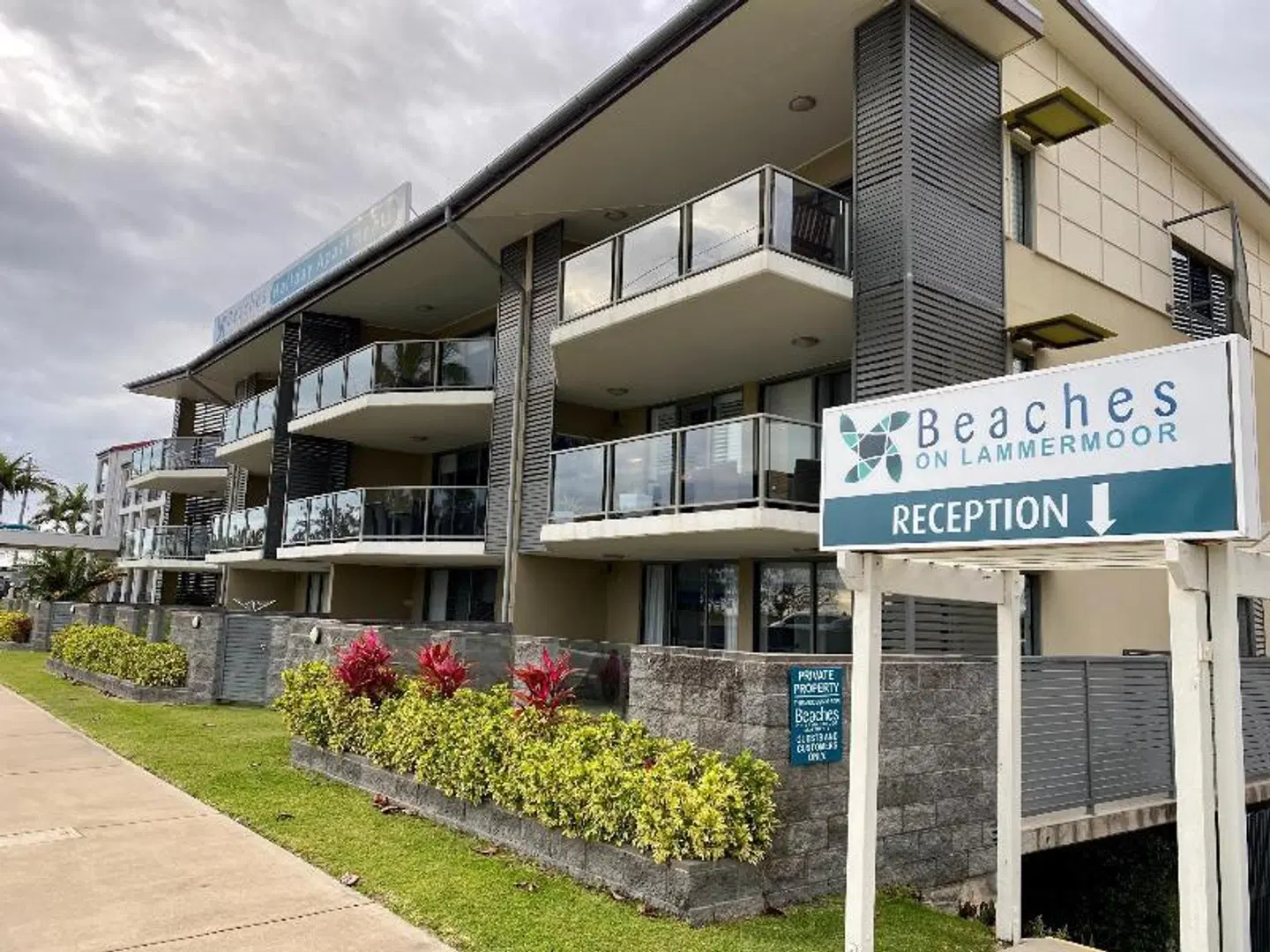 Beaches on Lammermoor Apartments EXTERIOR