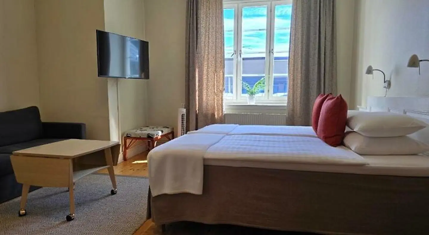 Emma ROOM_EXAMPLE