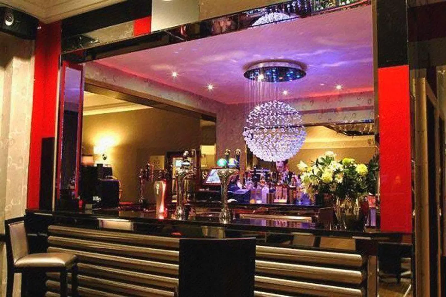Cumberland Hotel Bar