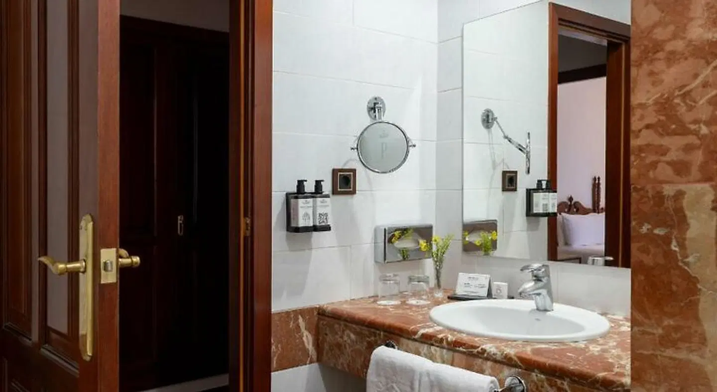 Parador de las Cañadas del Teide Badezimmer