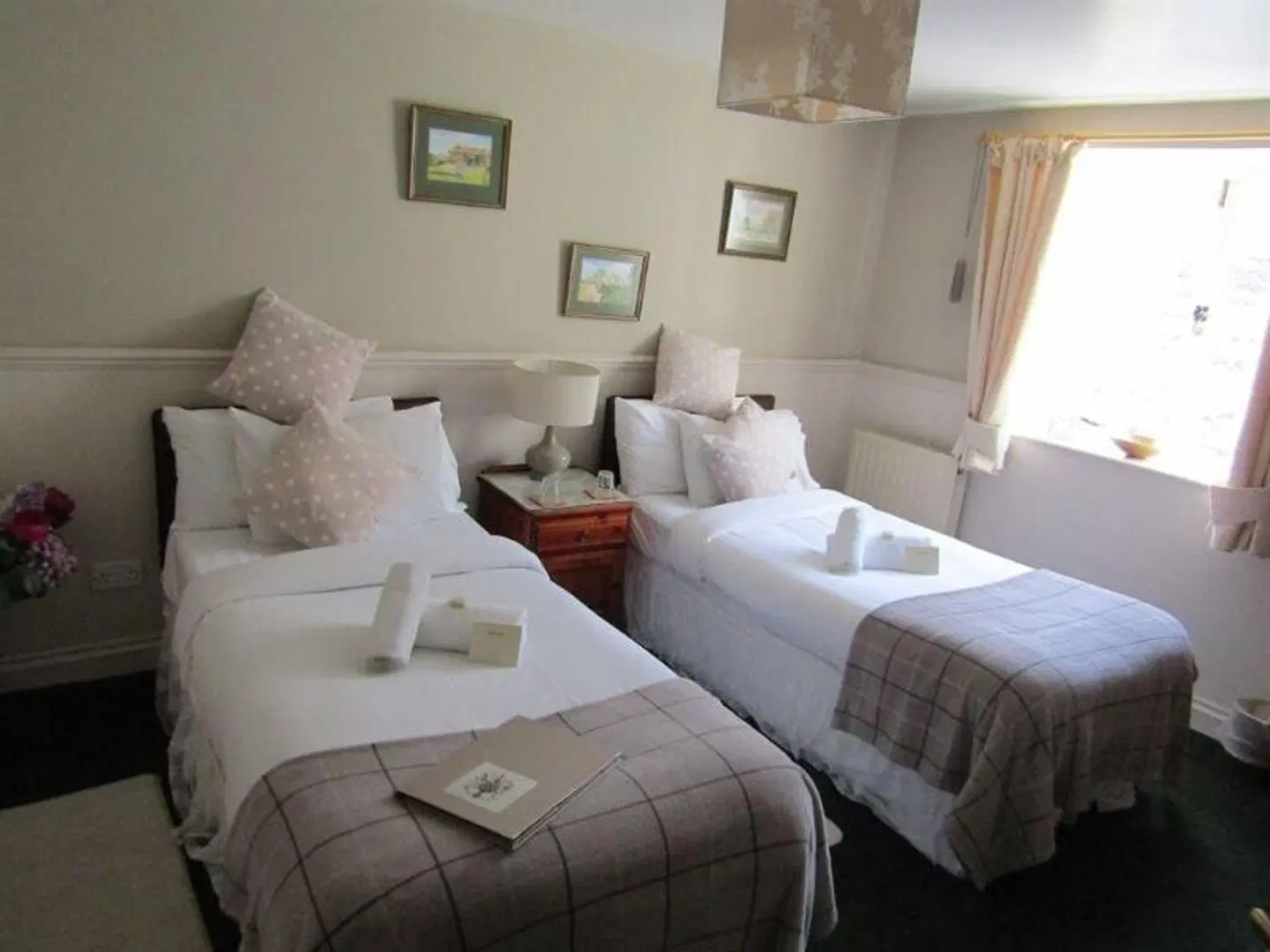 The Kings Arms Inn ROOM_EXAMPLE