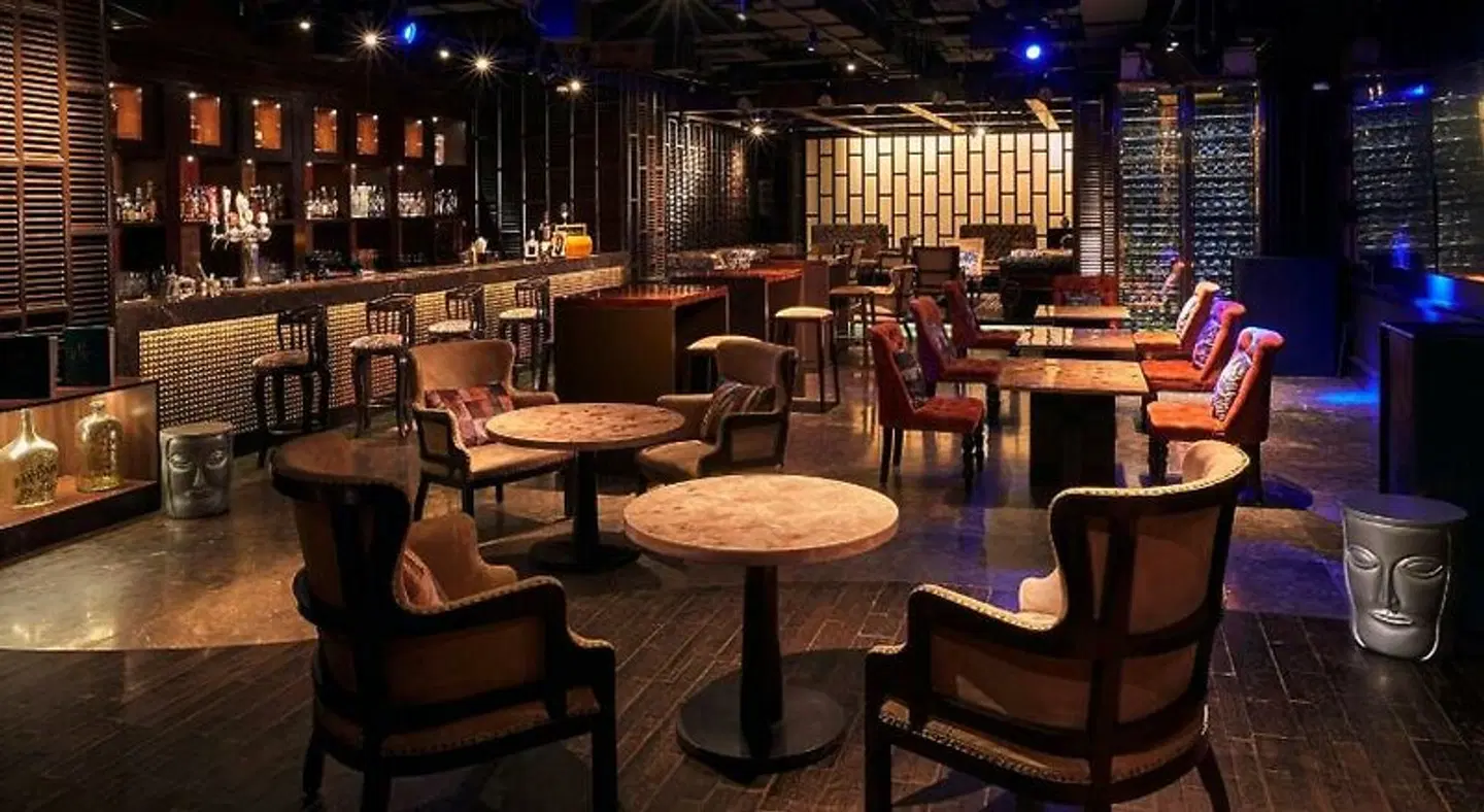 Courtyard by Marriott Mumbai International Airport Bar