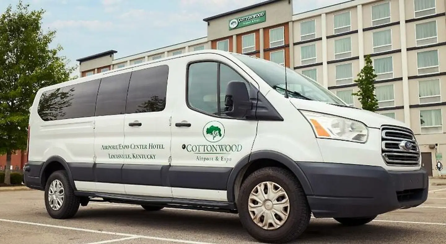 Cottonwood Airport & Expo Hotel Louisville EXTERIOR
