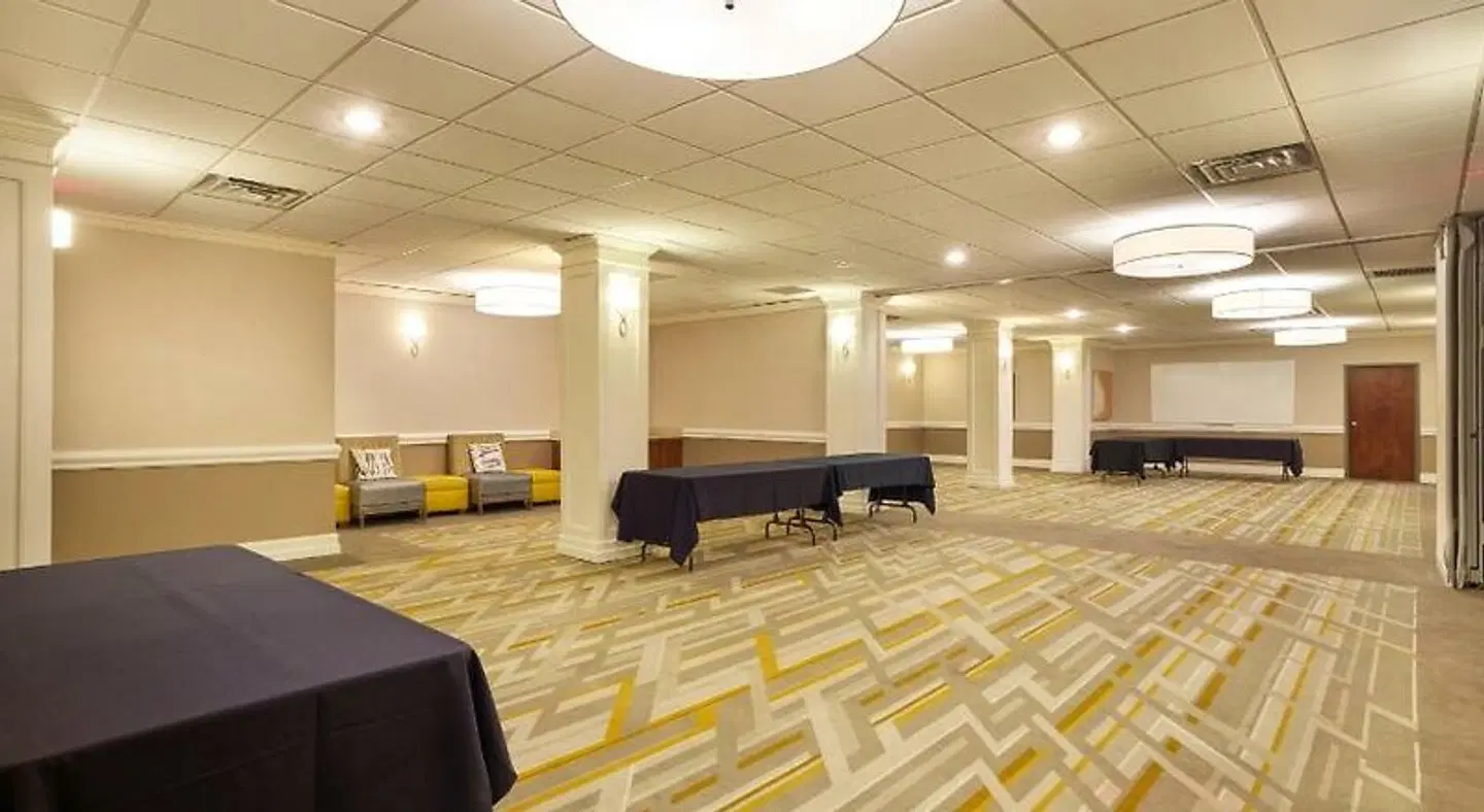 Cottonwood Airport & Expo Hotel Louisville LOUNGE_LOBBY