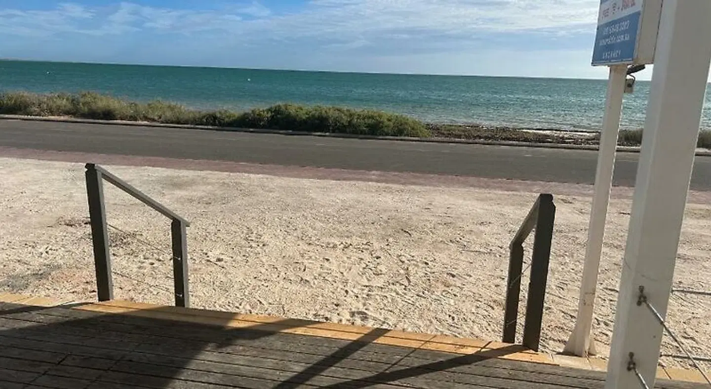 Oceanside Village Strand