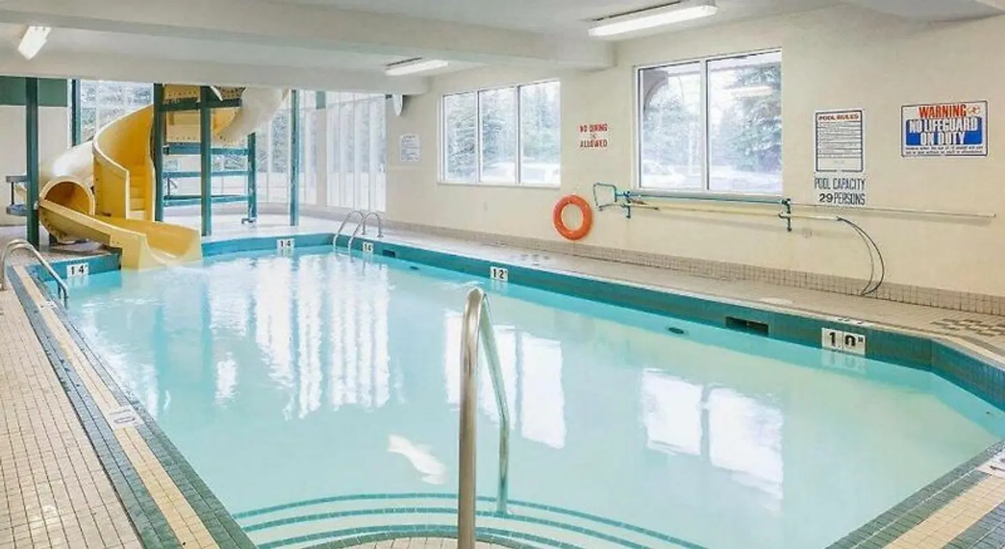 Comfort Inn & Suites University Hallenbad