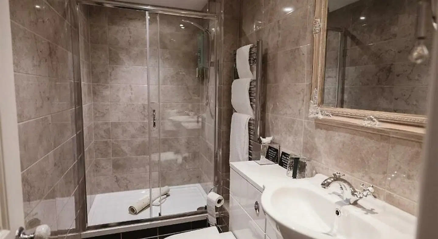 Glewstone Court Badezimmer