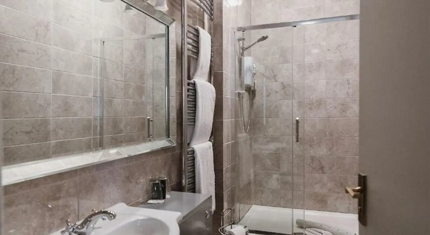 Glewstone Court Badezimmer