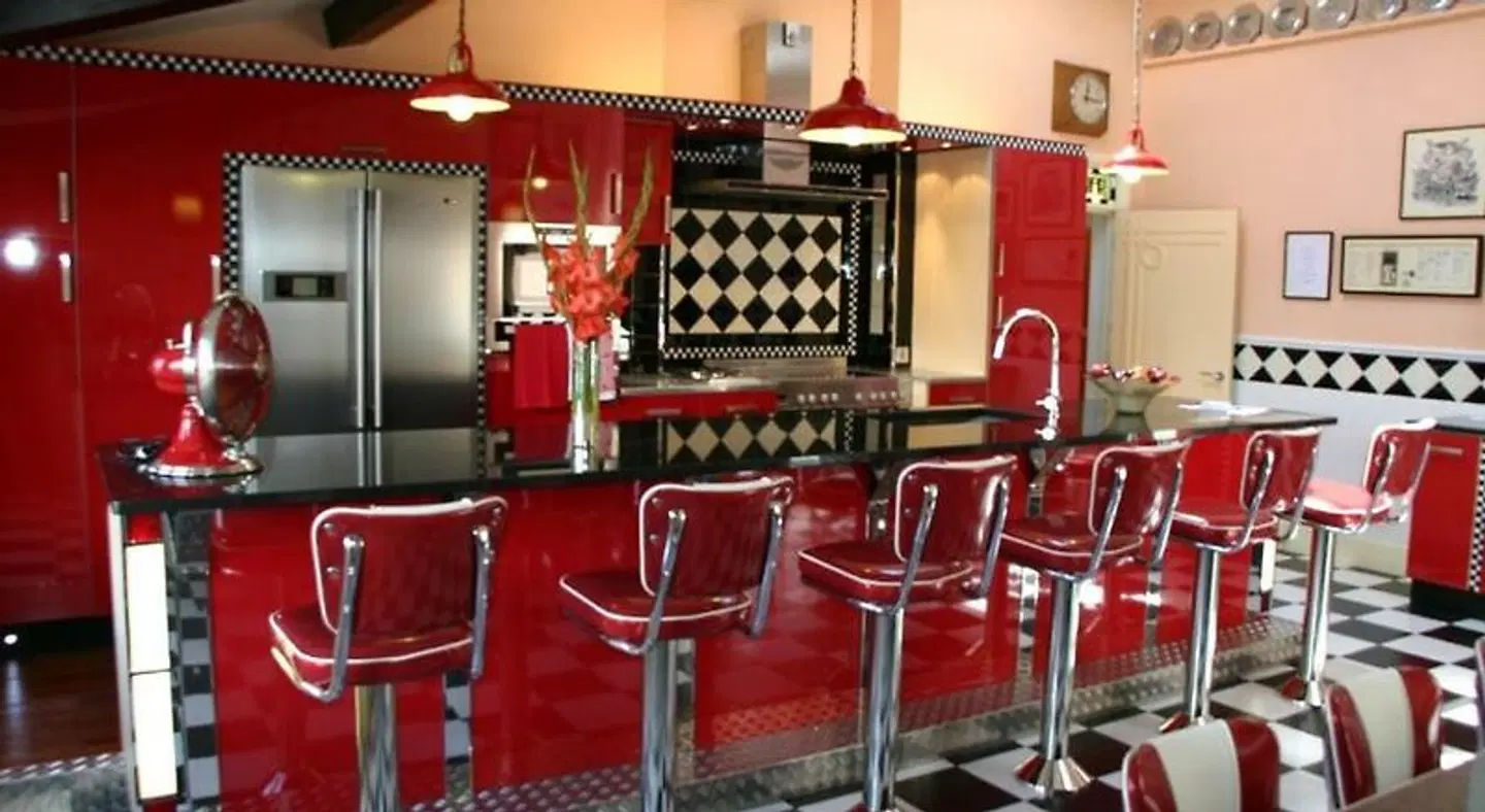 The PitStop Bar