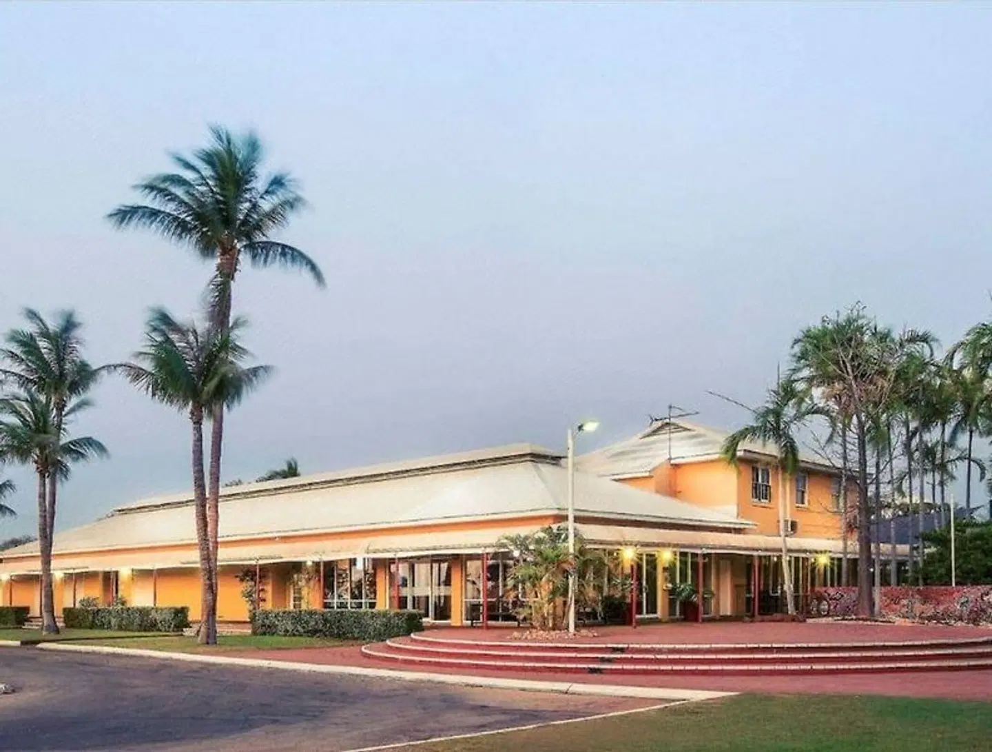 The Continental Hotel Broome EXTERIOR