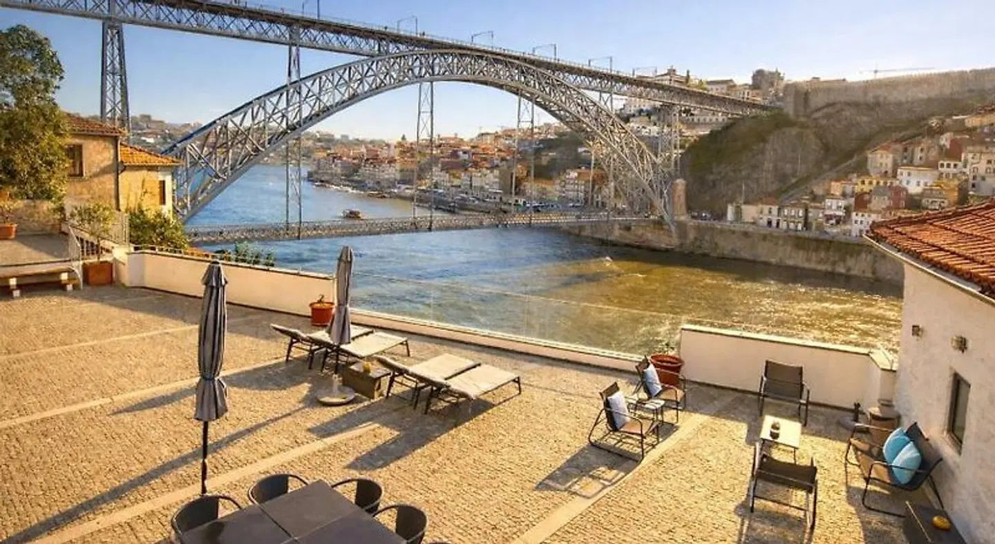 Bridge It - Suites & Views Strand