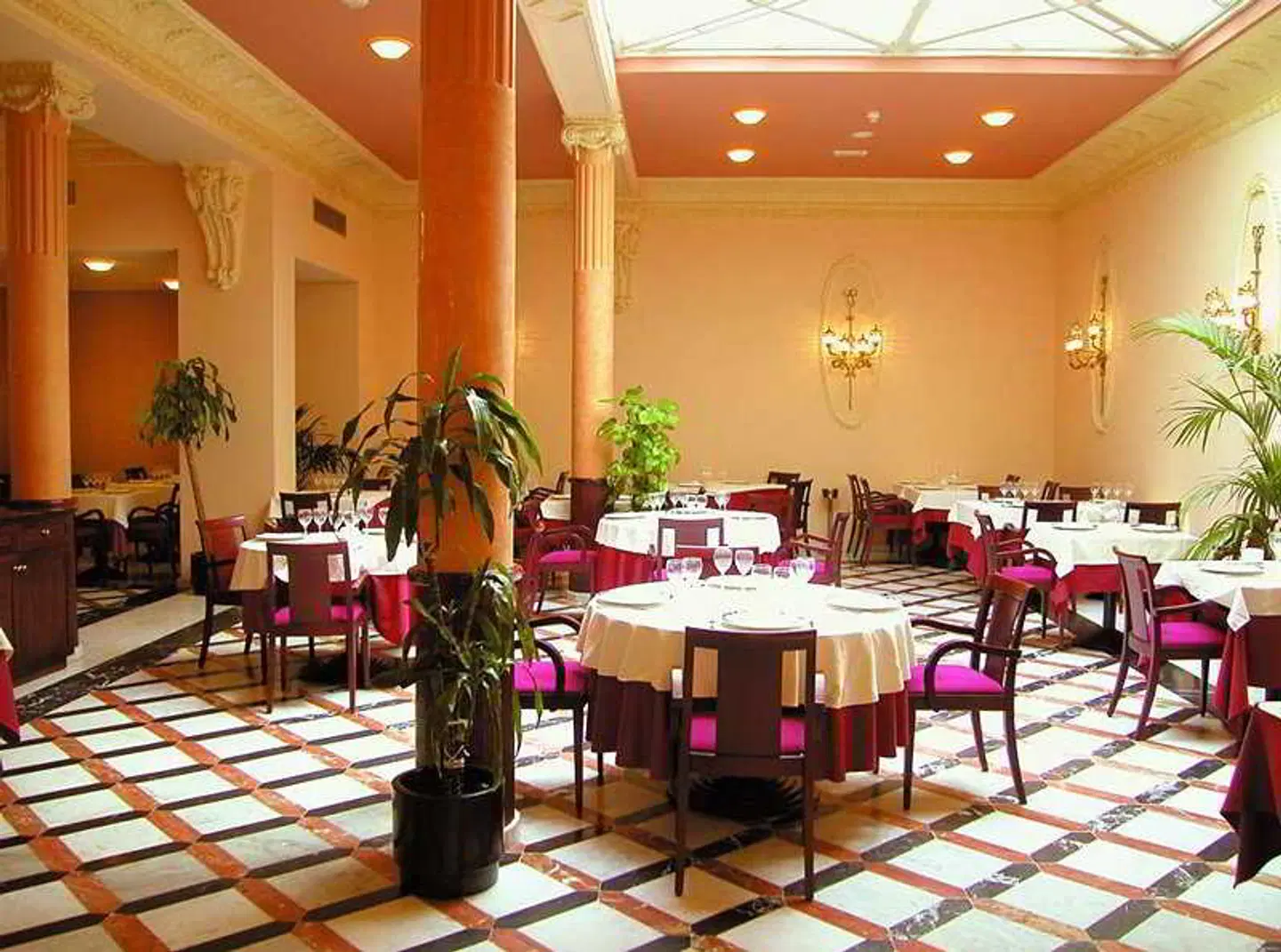 Hotel Nouvel Restaurant