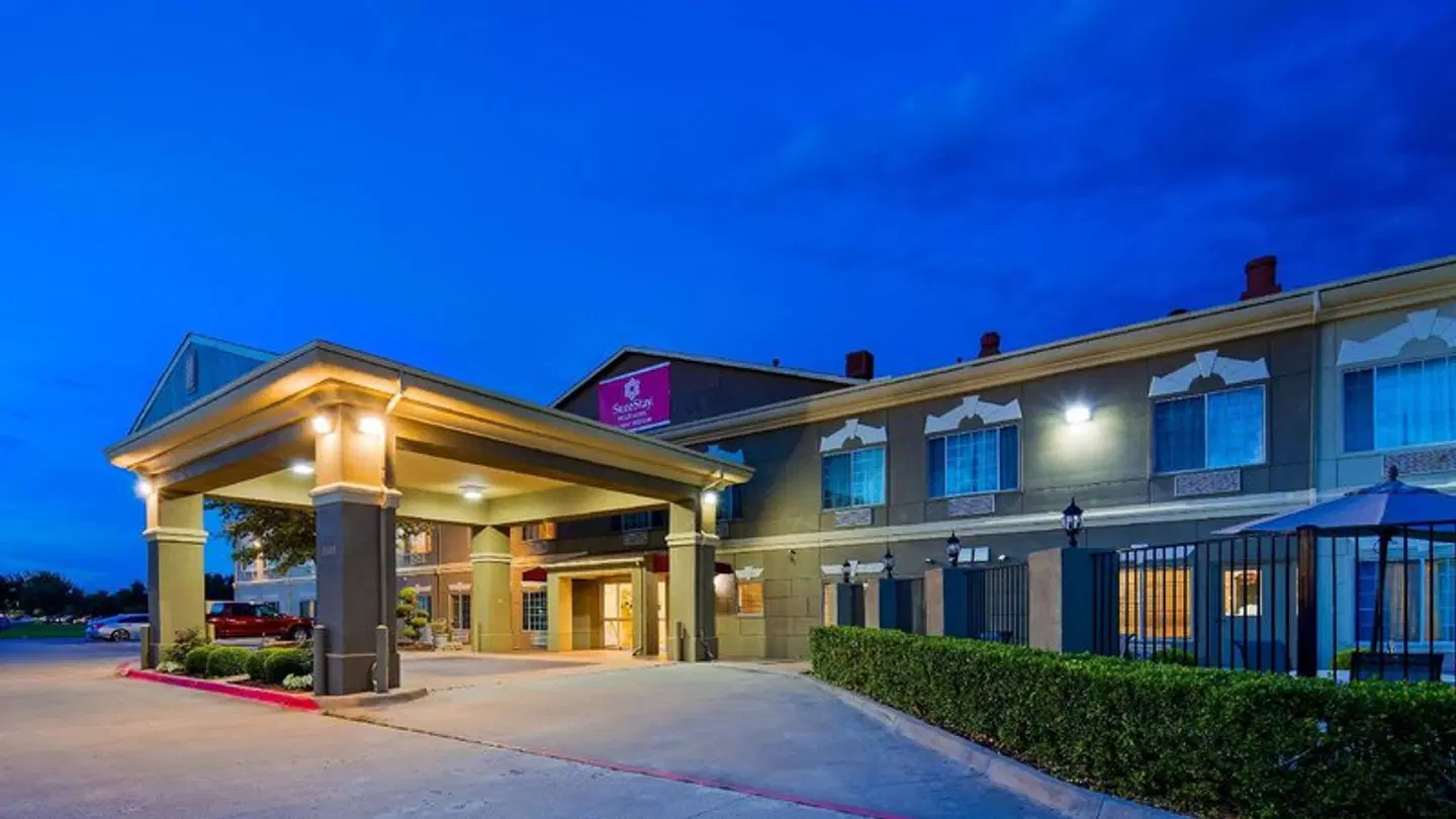 SureStay Plus Hotel By Best Western Mesquite EXTERIOR