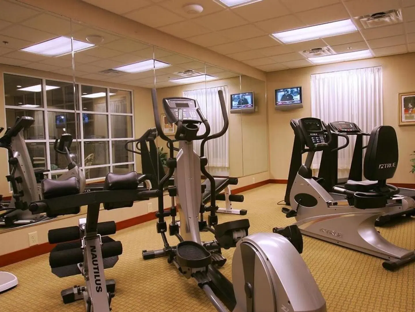 Hilton Garden Inn Yuma Pivot Point SPORTS_AND_LEISURE