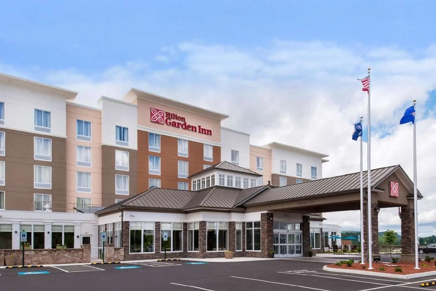 Hilton Garden Inn Bristol EXTERIOR