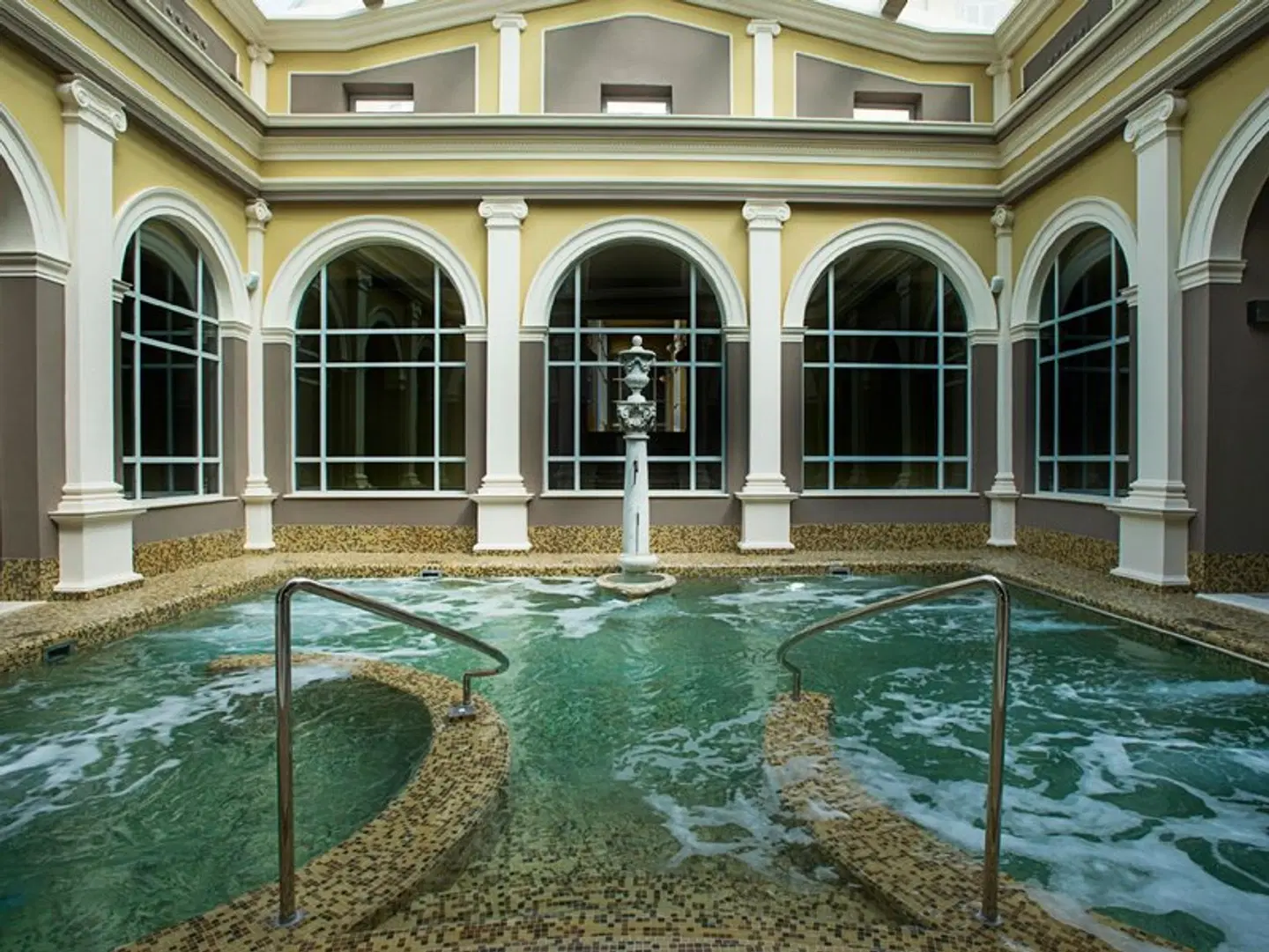 Bagni Di Pisa - The Leading Hotels of the World Hallenbad