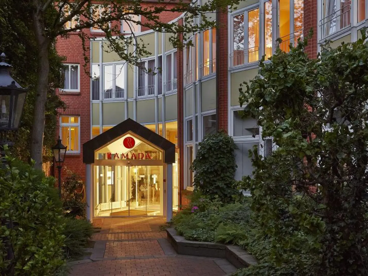 Herzog Widukind EXTERIOR
