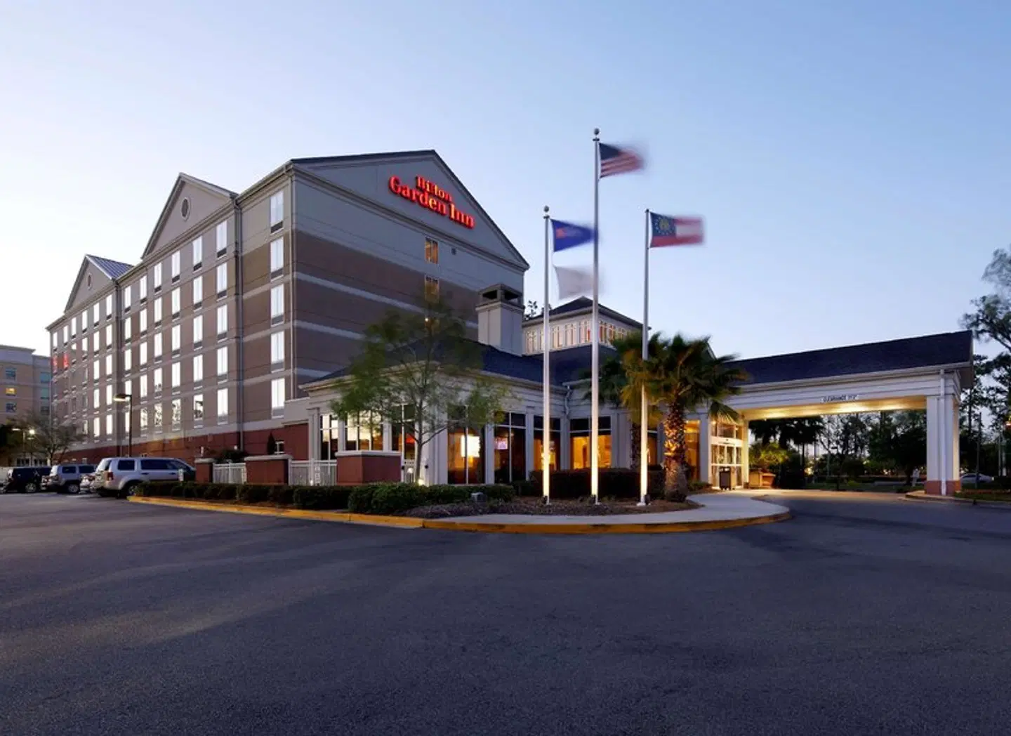 Hilton Garden Inn Savannah Midtown EXTERIOR