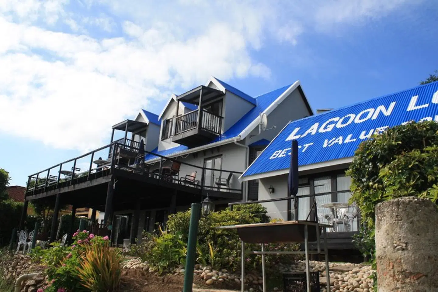 Lagoon Lodge EXTERIOR