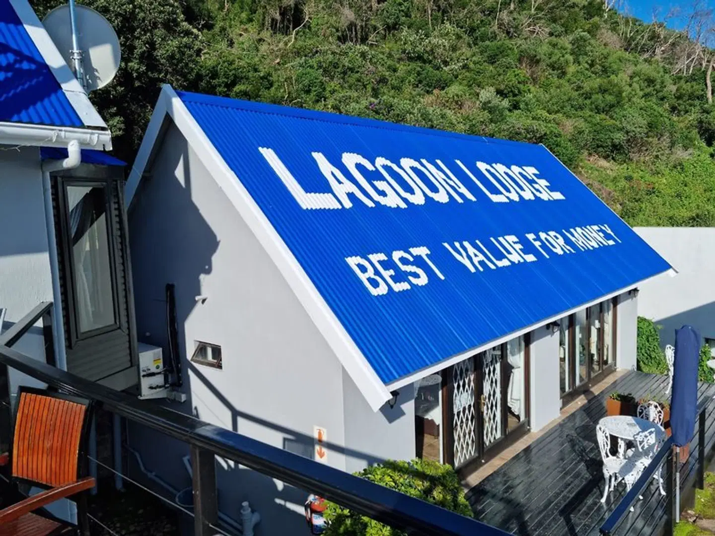Lagoon Lodge EXTERIOR