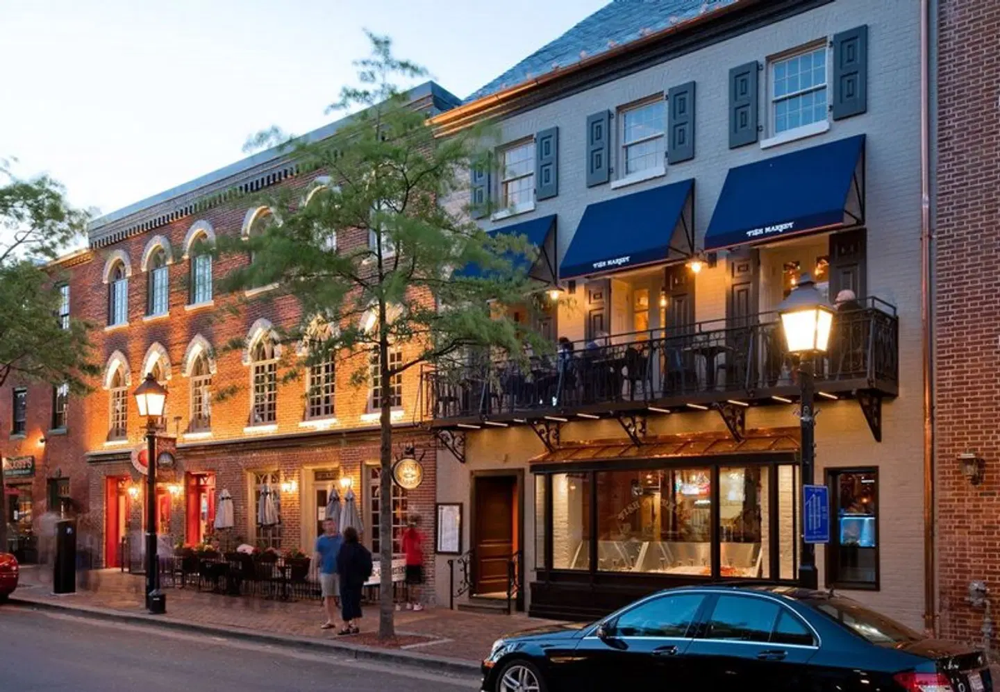 Hotel Indigo Old Town Alexandria EXTERIOR