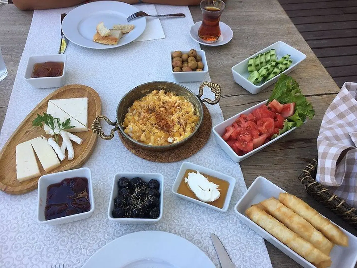 Rebetiko Hotel Restaurant