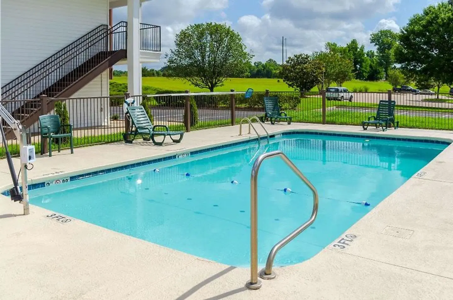 Quality Inn Vicksburg OUTDOOR_POOL