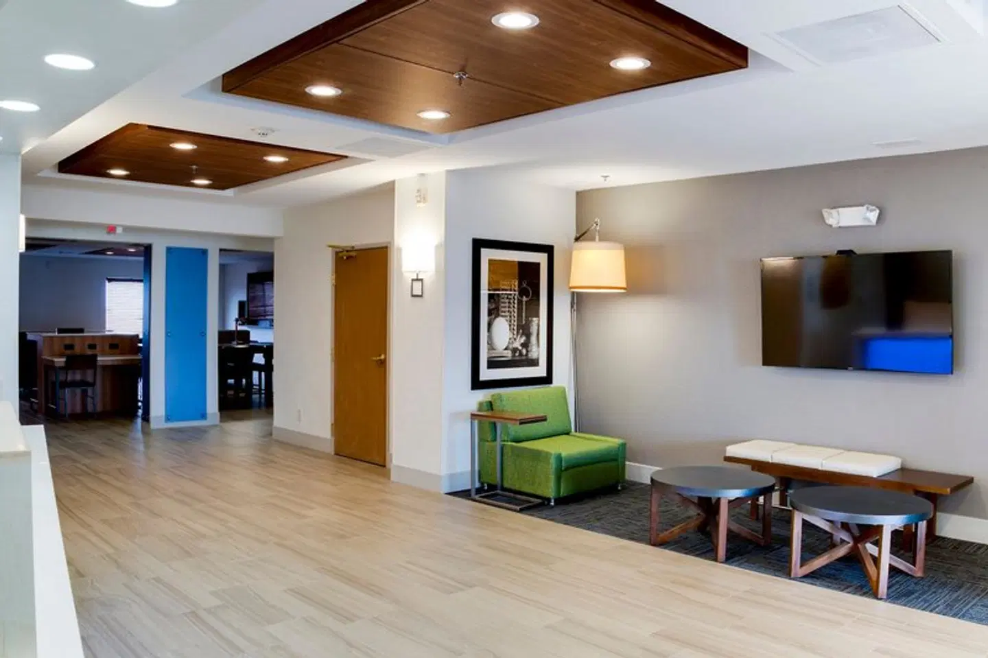 Holiday Inn Express & Suites Jacksonville by IHG LOUNGE_LOBBY