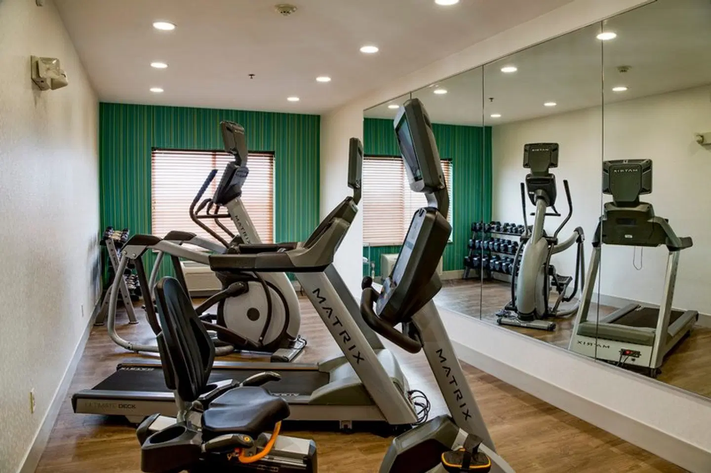 Holiday Inn Express & Suites Jacksonville by IHG SPORTS_AND_LEISURE