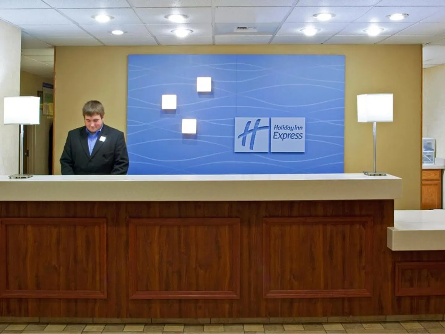 Holiday Inn Express & Suites Dayton-Huber Heights by IHG LOUNGE_LOBBY