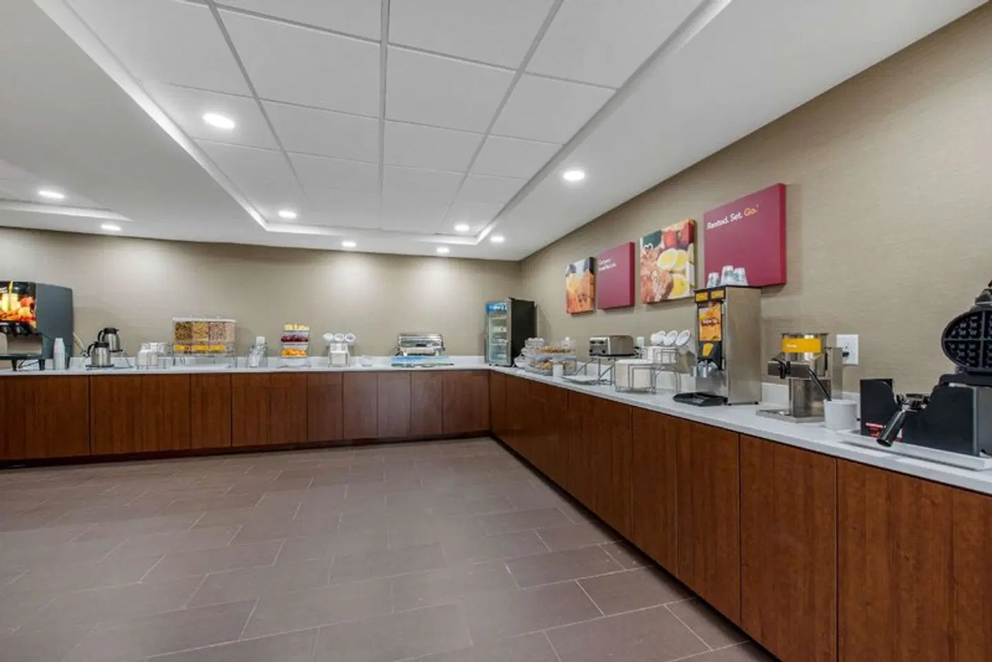 Comfort Suites Lafayette Bar