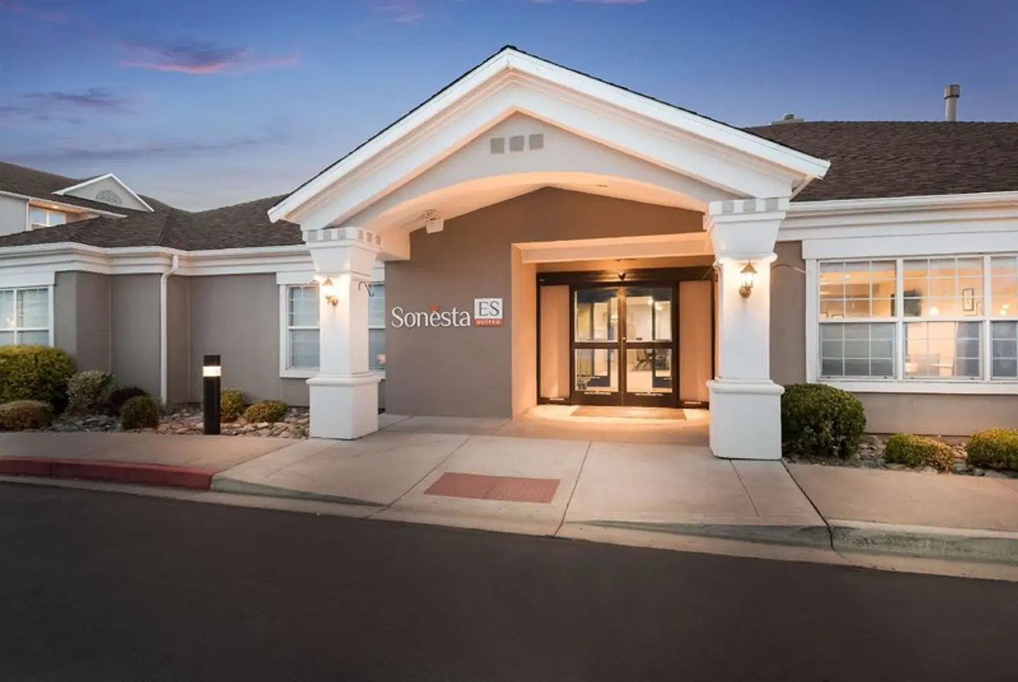 Sonesta ES Suites Reno EXTERIOR