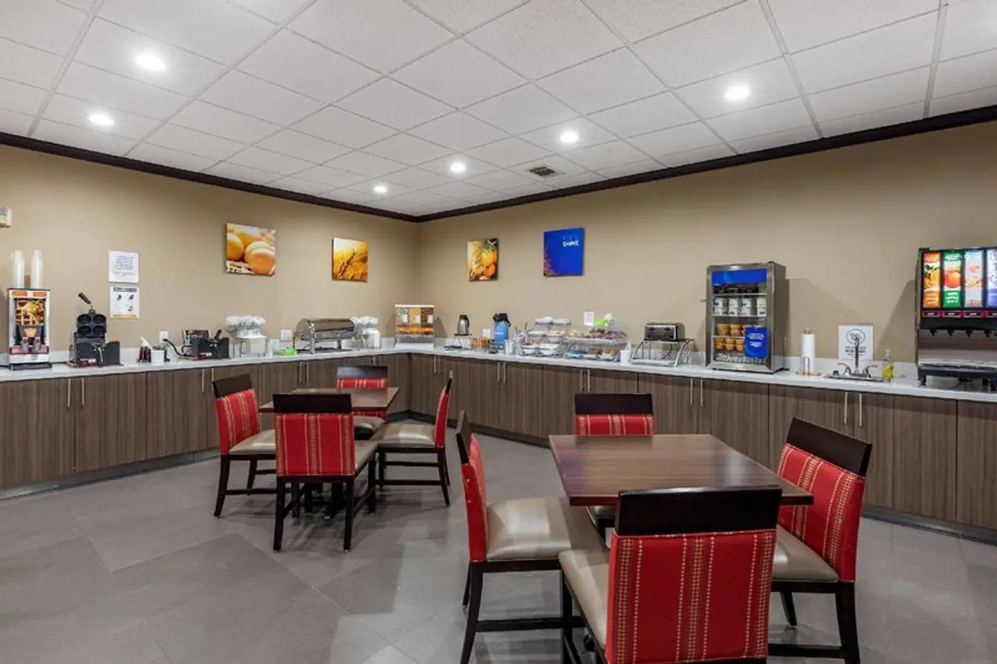 Comfort Suites Near Baylor University Bar
