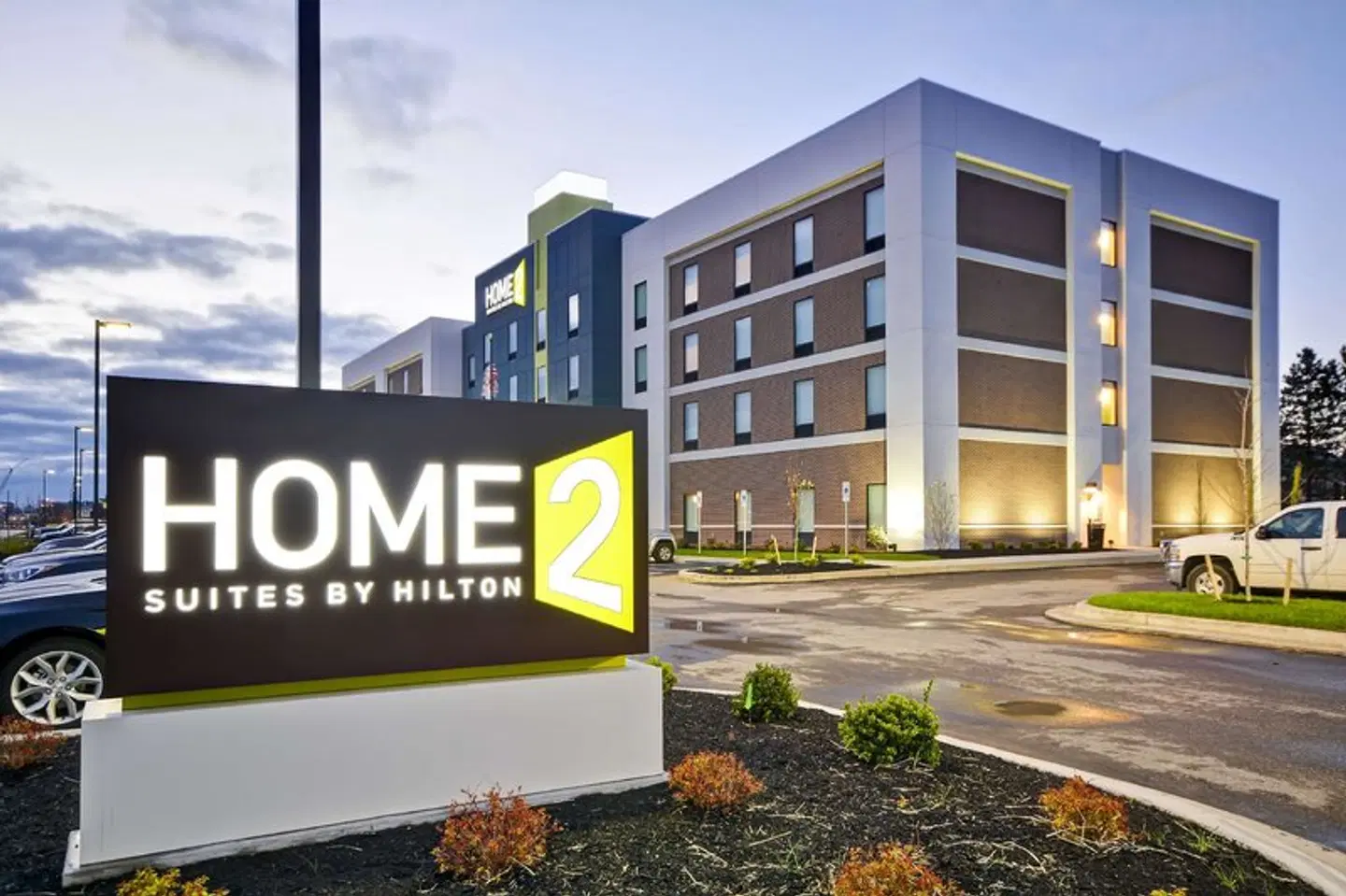 Home2 Suites by Hilton Evansville EXTERIOR