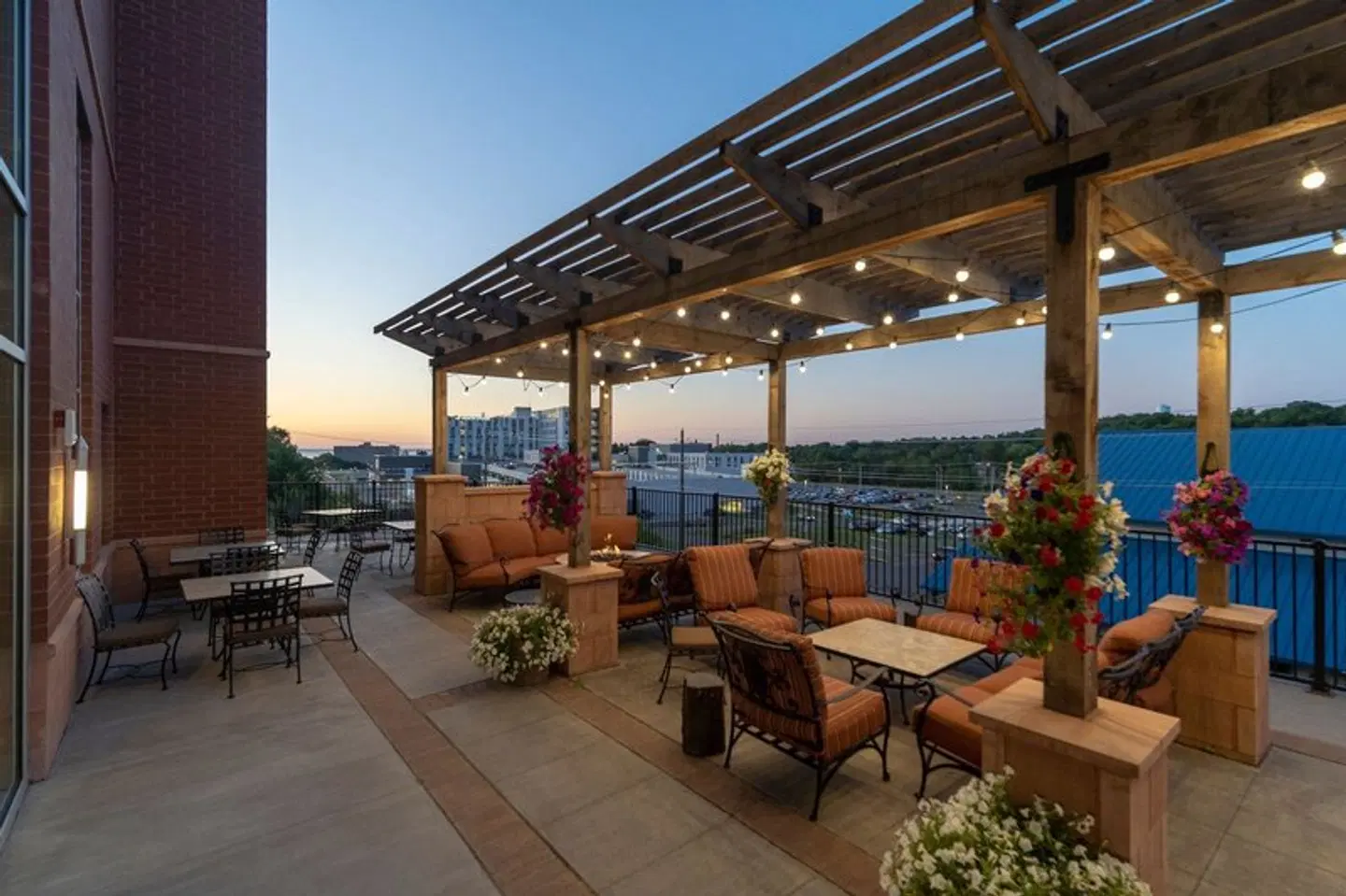 Staybridge Suites Marquette by IHG Terrasse