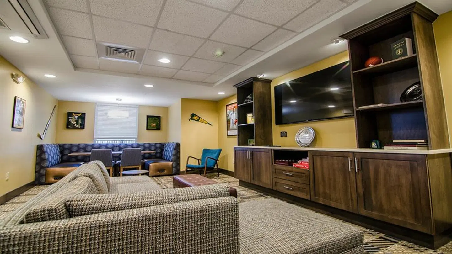 Staybridge Suites Marquette by IHG ROOM_EXAMPLE