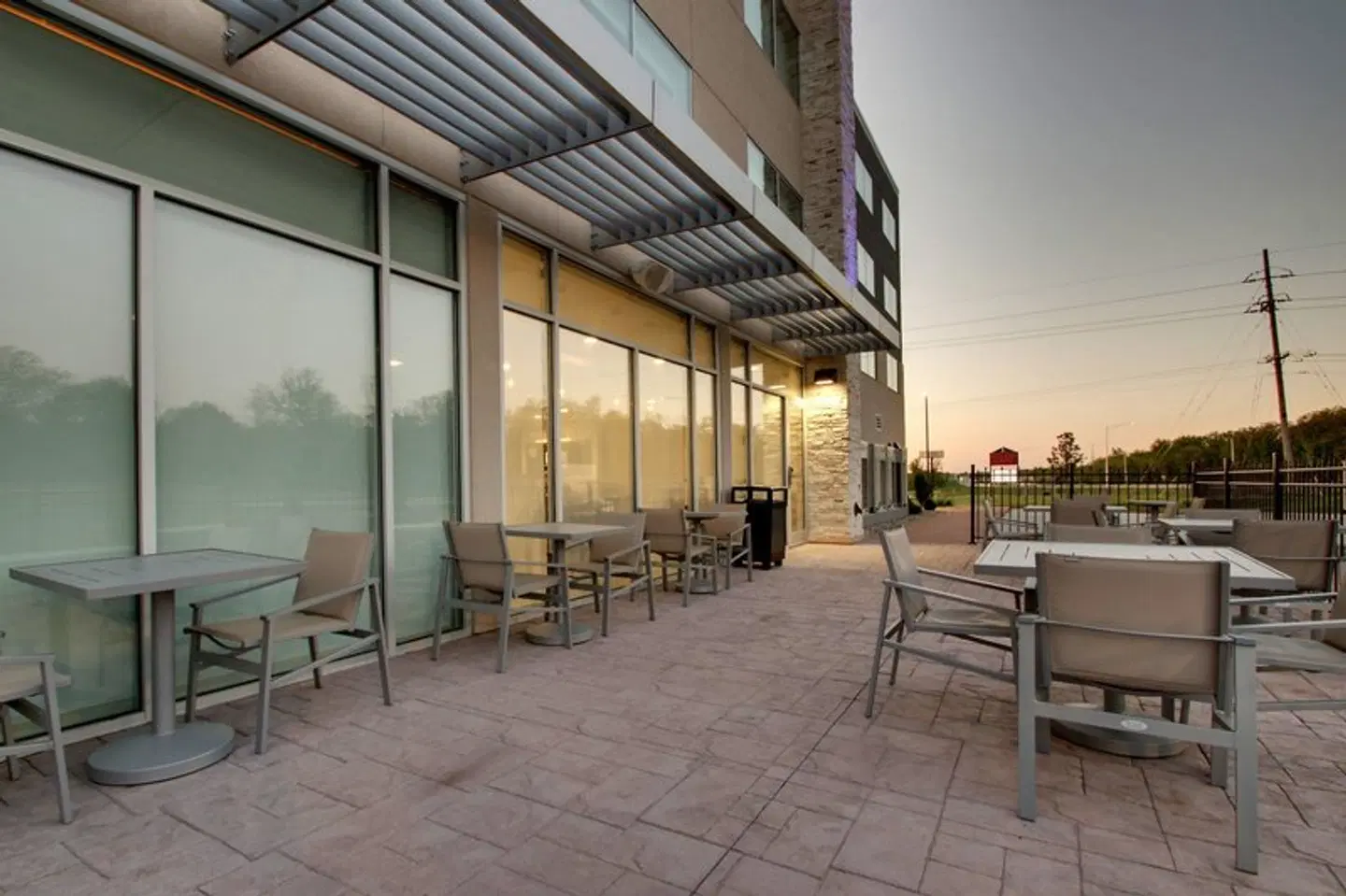 Holiday Inn Express & Suites Mount Vernon by IHG Terrasse