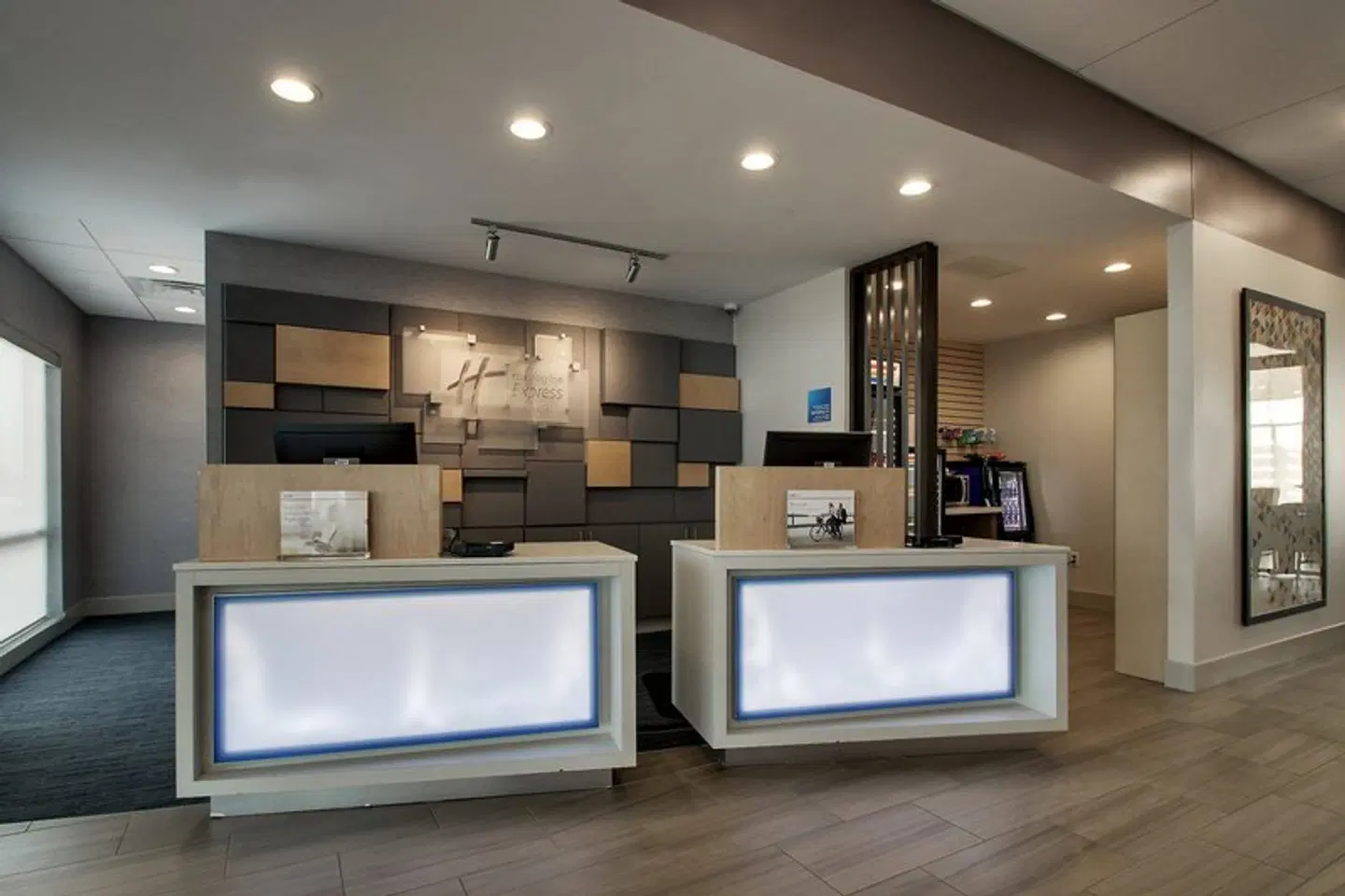 Holiday Inn Express & Suites Mount Vernon by IHG LOUNGE_LOBBY