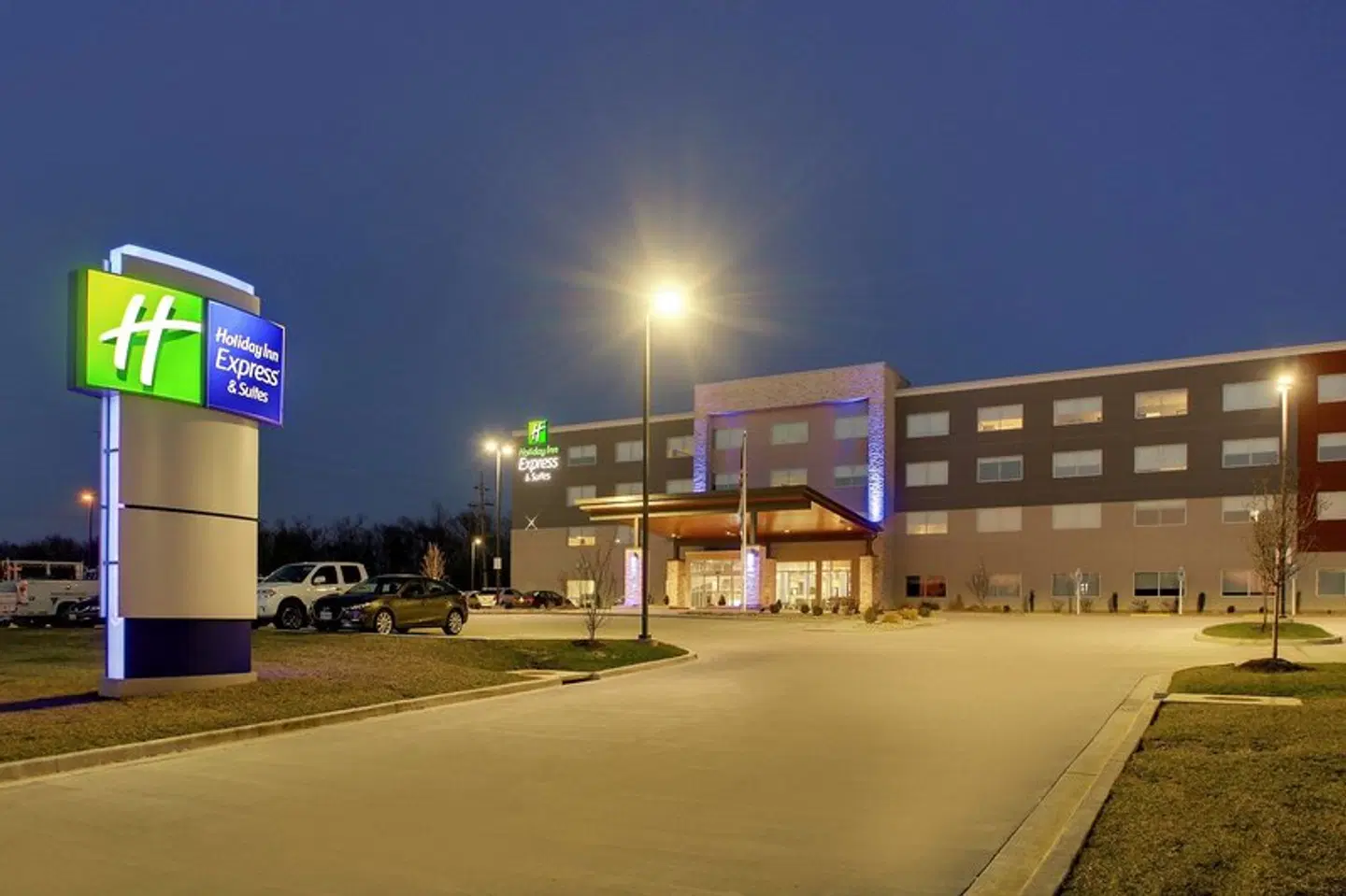 Holiday Inn Express & Suites Mount Vernon by IHG EXTERIOR