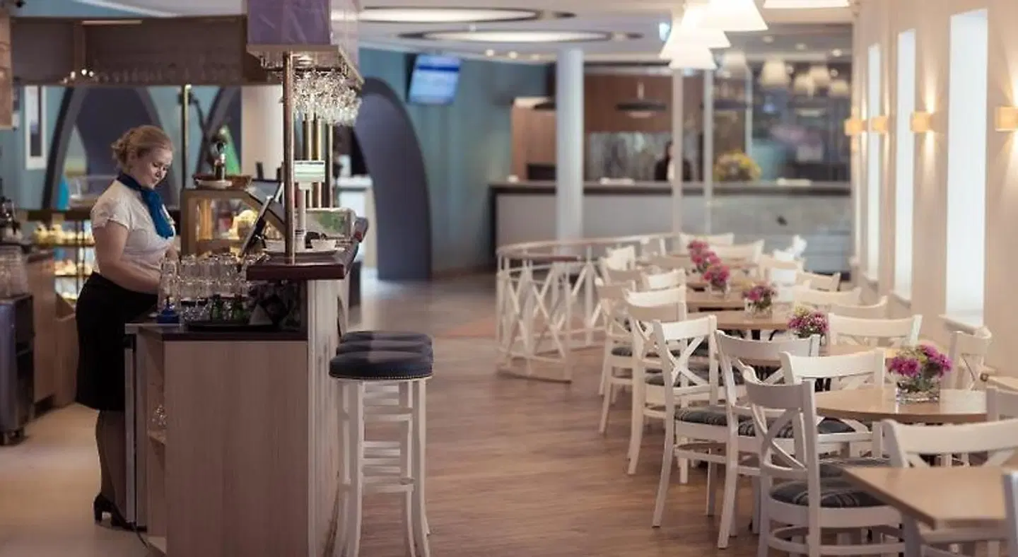 Strand Spa & Conference Hotel Bar