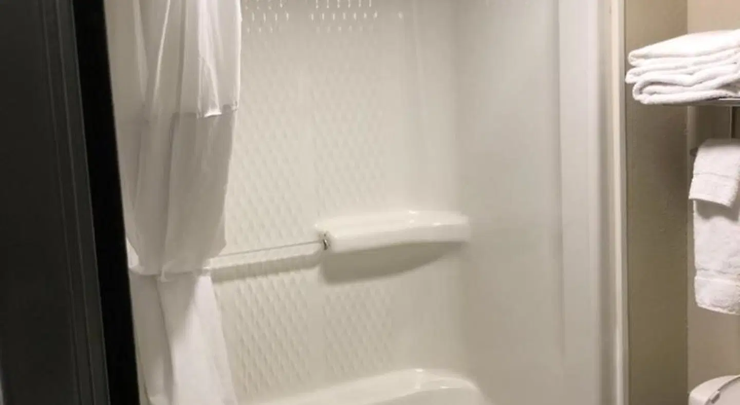 Baymont by Wyndham Oklahoma City Airport Badezimmer