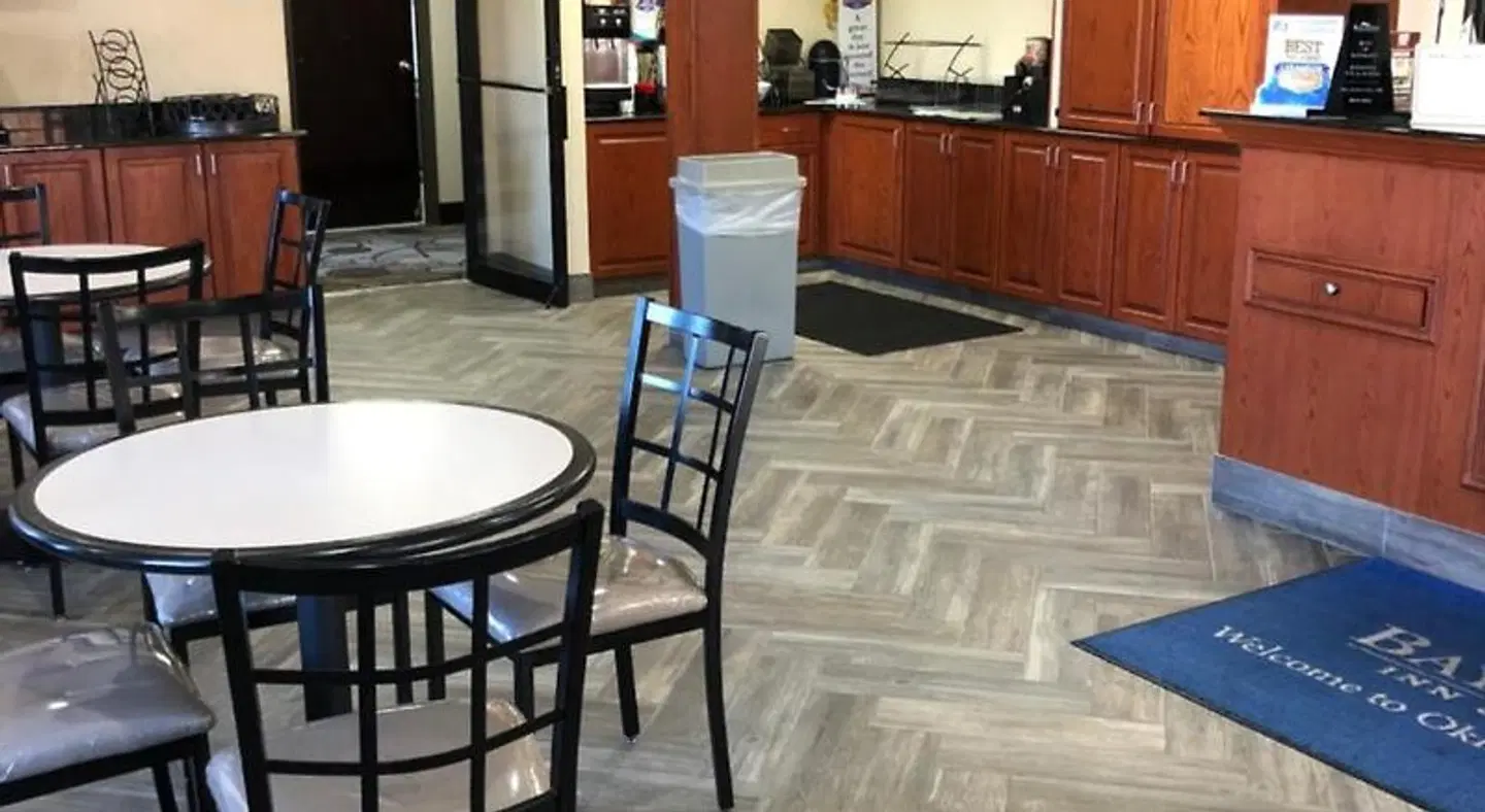 Baymont by Wyndham Oklahoma City Airport Bar