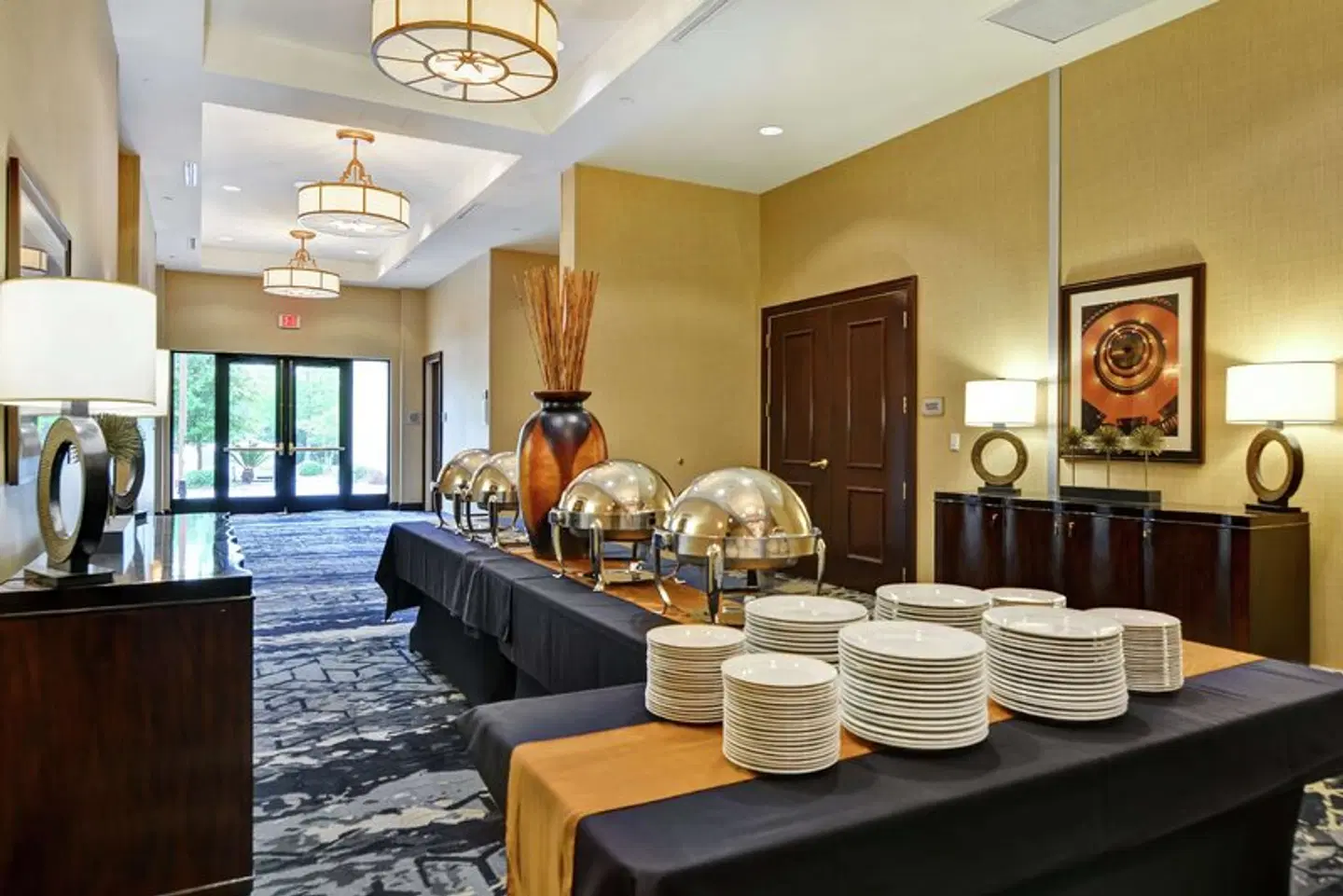 Embassy Suites by Hilton Savannah Airport Bar
