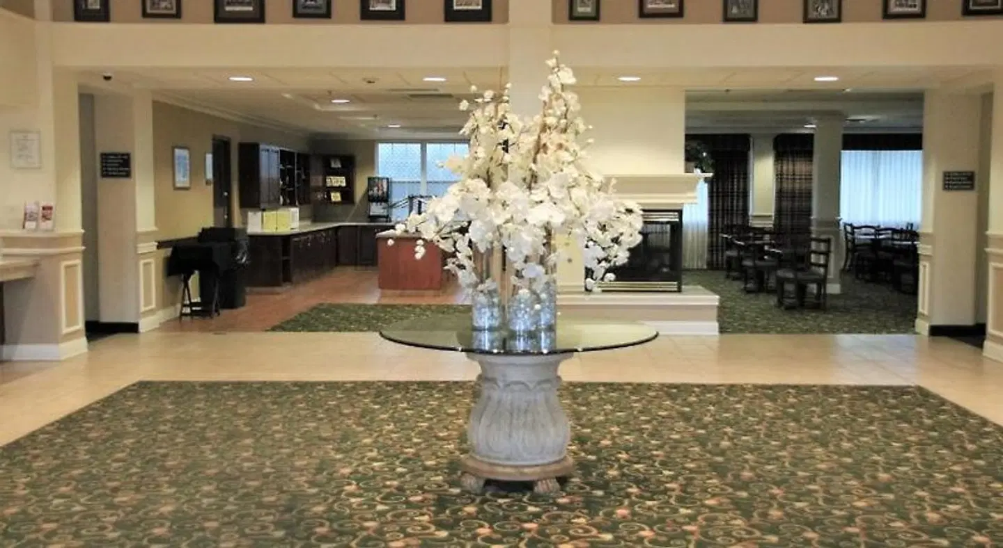 Hawthorn Suites by Wyndham Louisville East LOUNGE_LOBBY